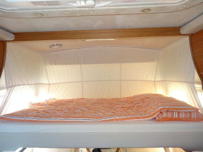 Dvižna postelja spredaj - Concorde Charisma III